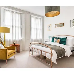 15 Vineyards Street Apartment